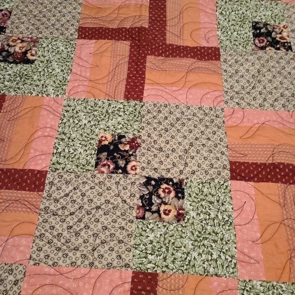 Handmade quilt "Chelsea Market" pattern, 93×93 - Picture 3 of 5